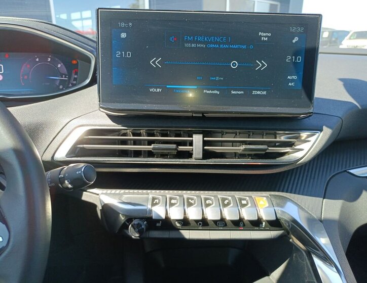 Peugeot 5008 SUV / Terénní 1,5 l 96 kw