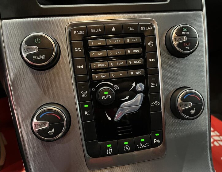 Volvo V60 Kombi 2,4 l 140 kw