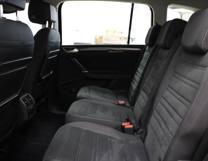 Volkswagen Touran MPV 1,5 l 110 kw