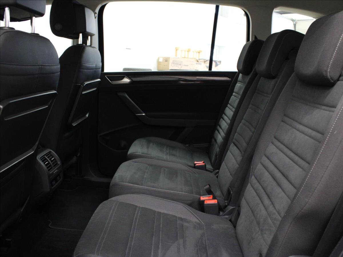 Volkswagen Touran MPV 1,5 l 110 kw