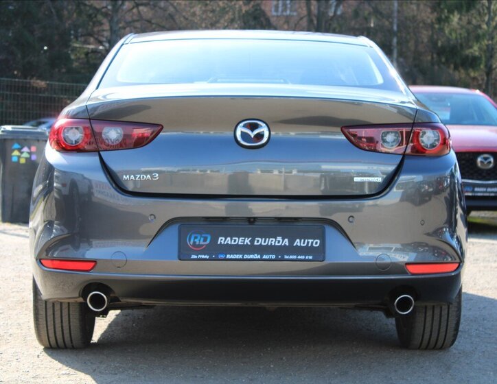 Mazda 3 Sedan / Limuzína 2,0 l 110 kw
