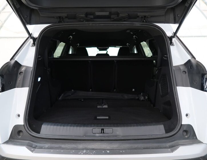 Peugeot 5008 SUV 1,2 l 100 kw