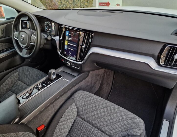 Volvo V60 Kombi 2,0 l 145 kw