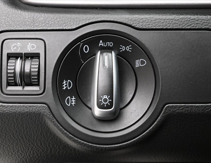 Volkswagen Passat Kombi 1,6 l 77 kw