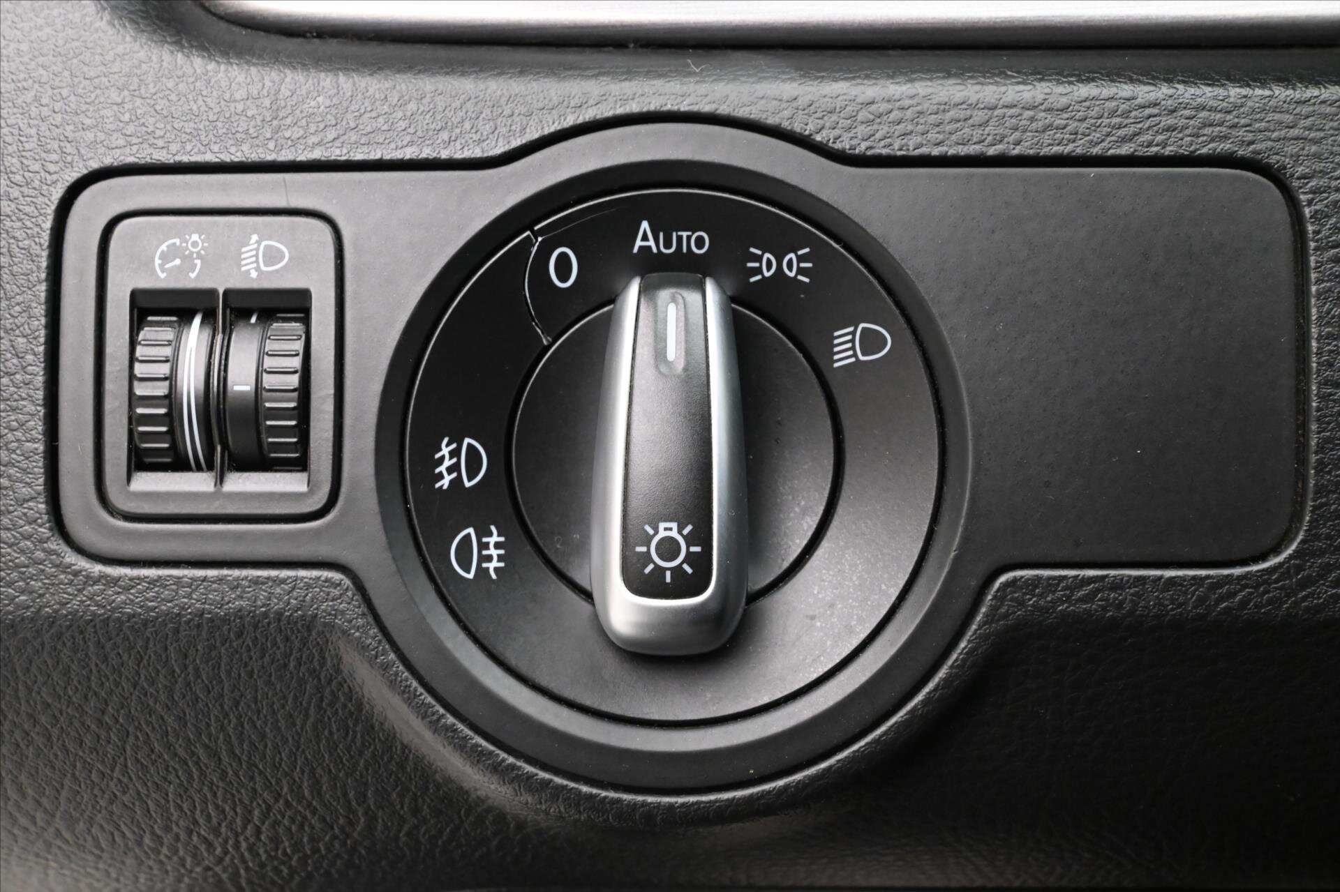 Volkswagen Passat Kombi 1,6 l 77 kw