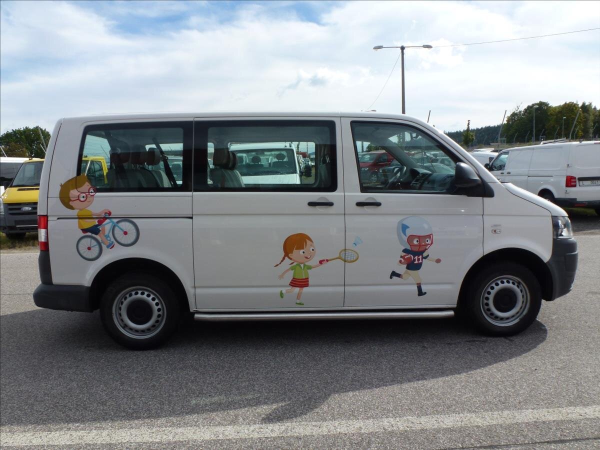 Volkswagen Transporter Kombi 2,0 l 62 kw