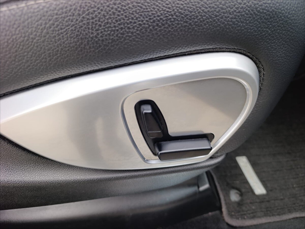 Mercedes-Benz Třídy M SUV 3,0 l 165 kw