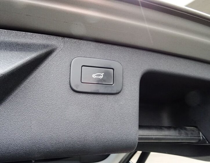 Land Rover Discovery Sport SUV 2,0 l 120 kw