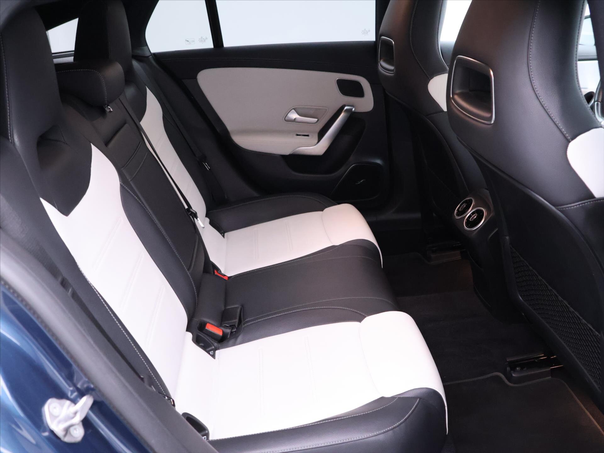 Mercedes-Benz CLA Kombi 2,0 l 225 kw