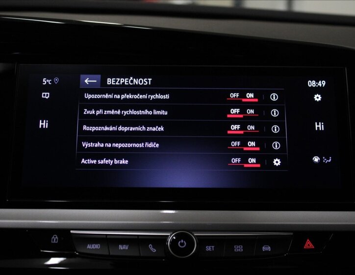 Opel Grandland SUV 1,5 l 96 kw