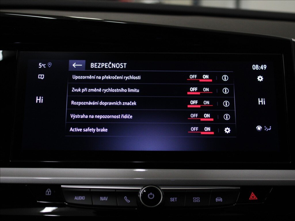 Opel Grandland SUV 1,5 l 96 kw