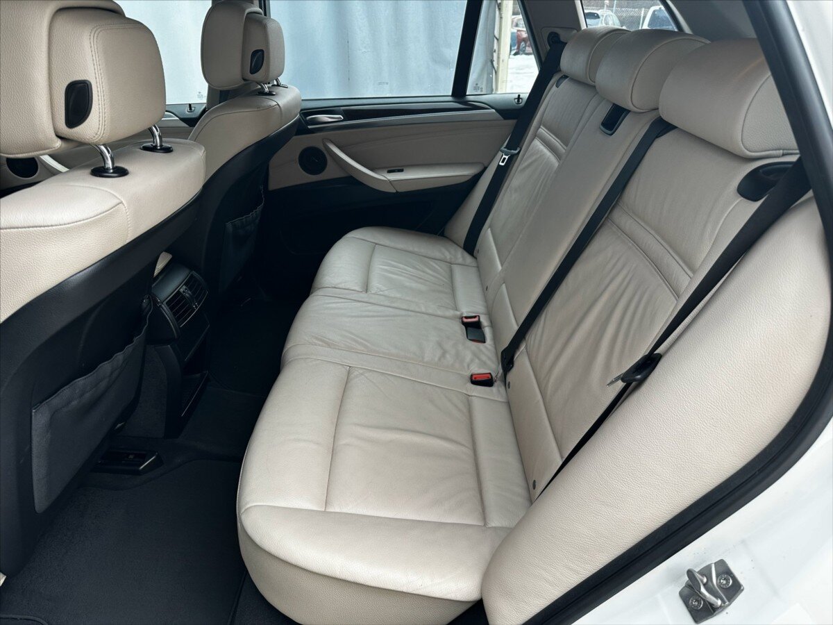 BMW X5 Kombi 3,0 l 180 kw