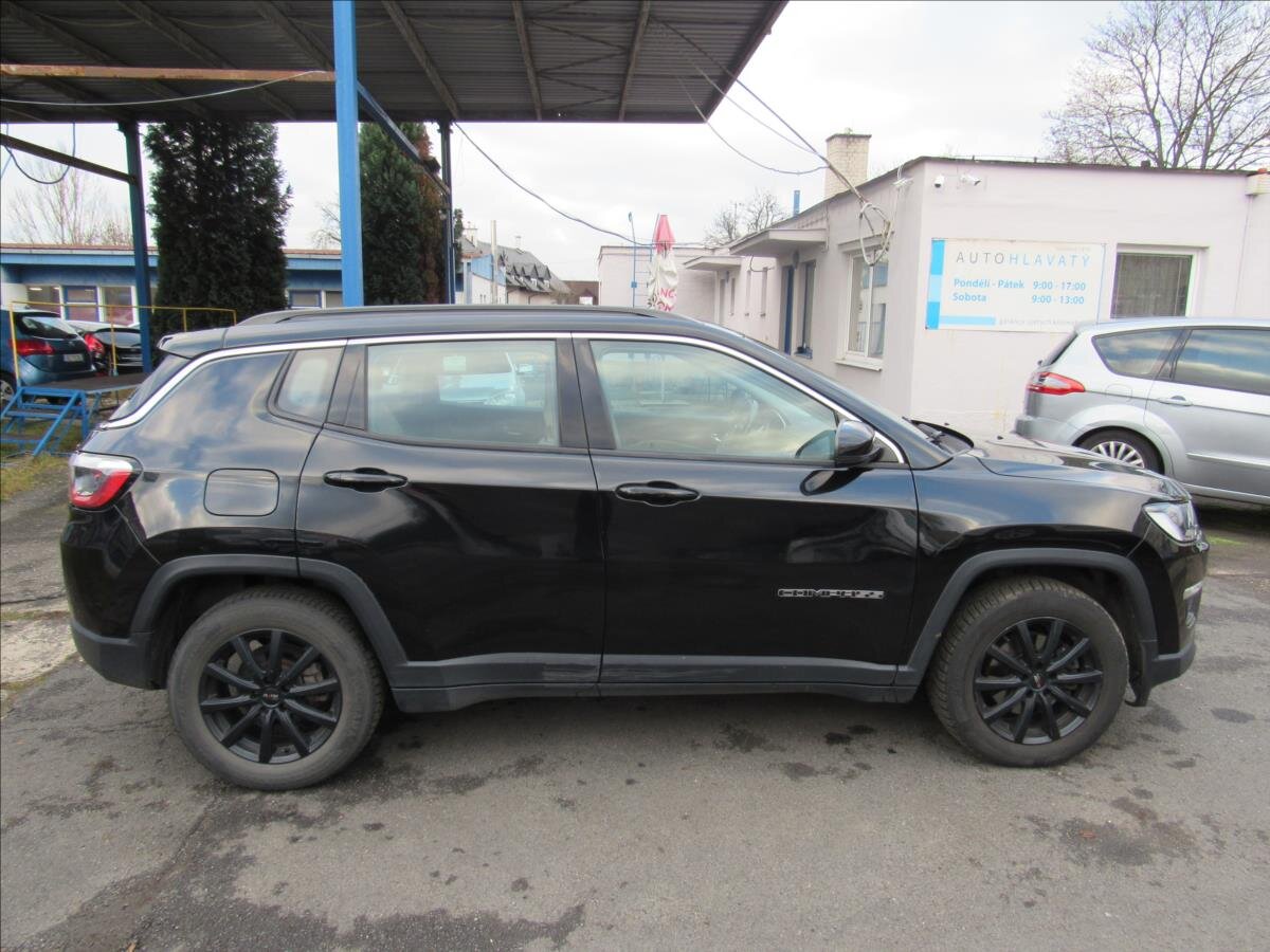 Jeep Compass SUV 1,4 l 103 kw