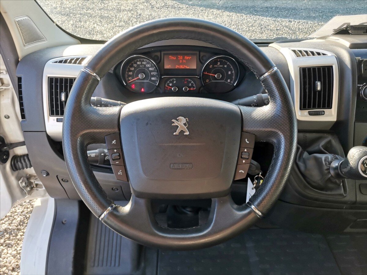 Peugeot Boxer Valník 2,2 l 121 kw