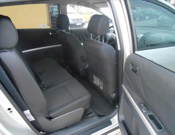 Toyota Corolla Verso 18