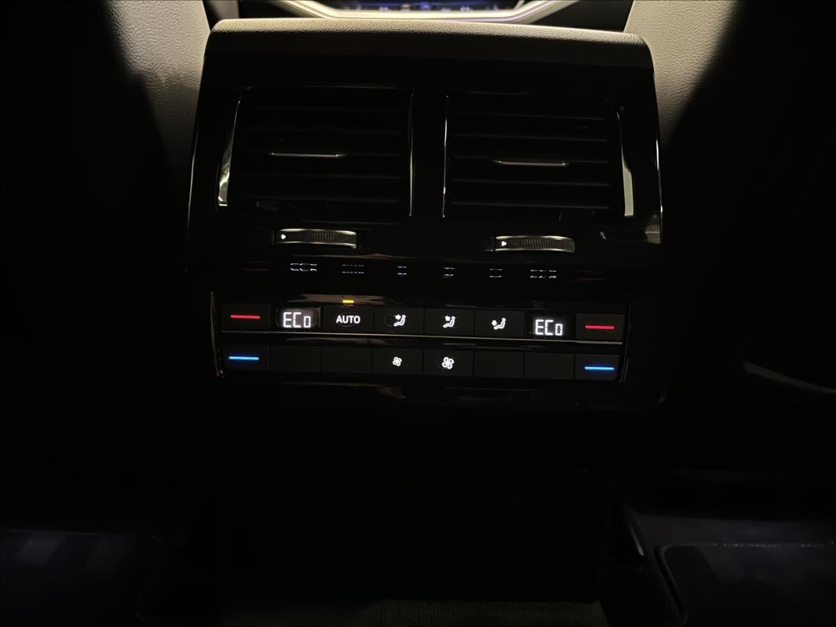 Volkswagen Touareg SUV / Terénní 3,0 l 210 kw