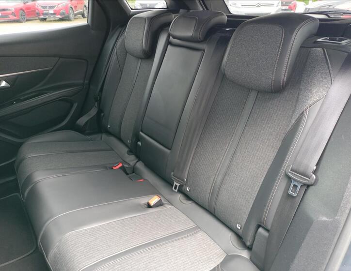 Peugeot 3008 5