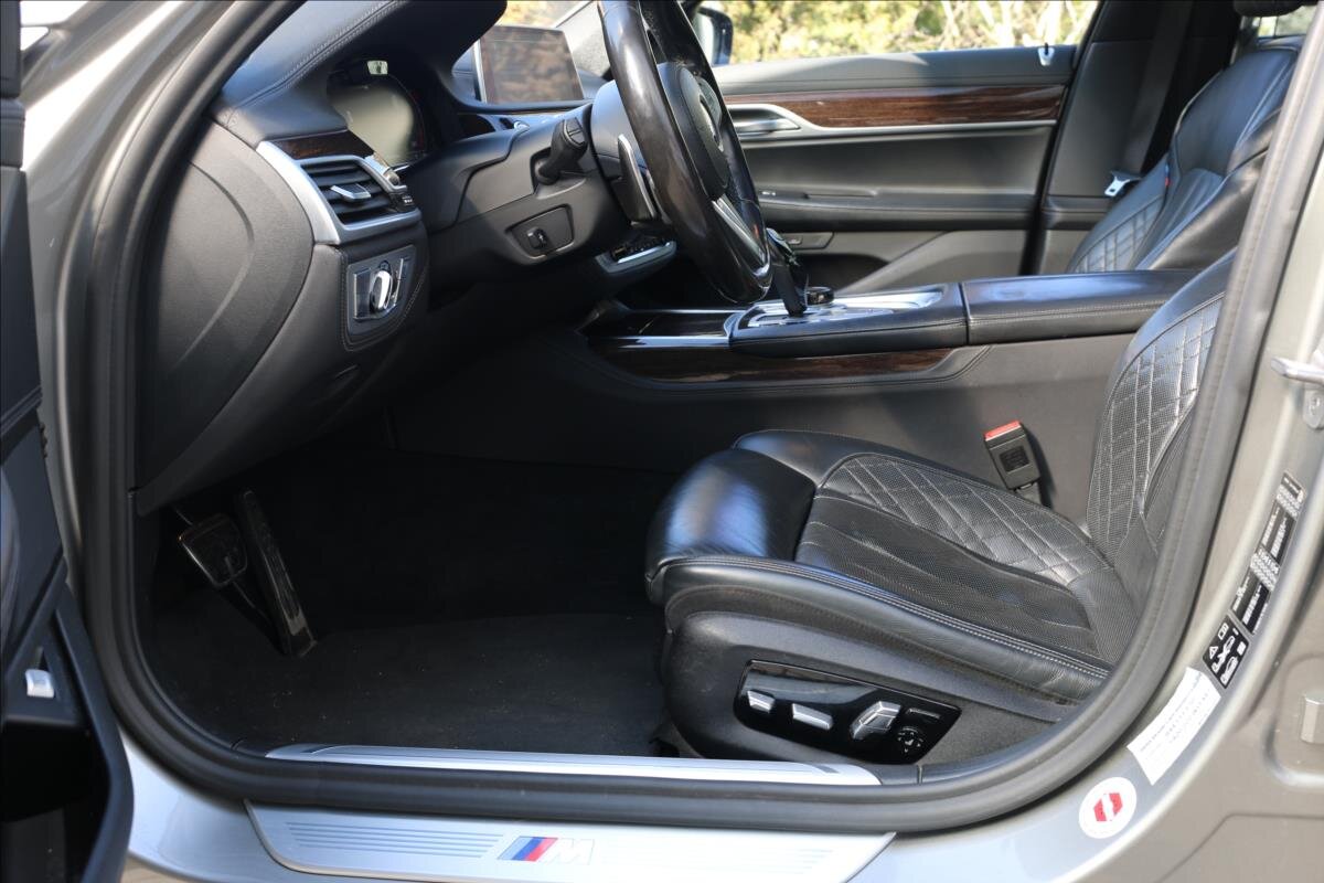BMW Řada 7 Sedan / Limuzína 3,0 l 294 kw