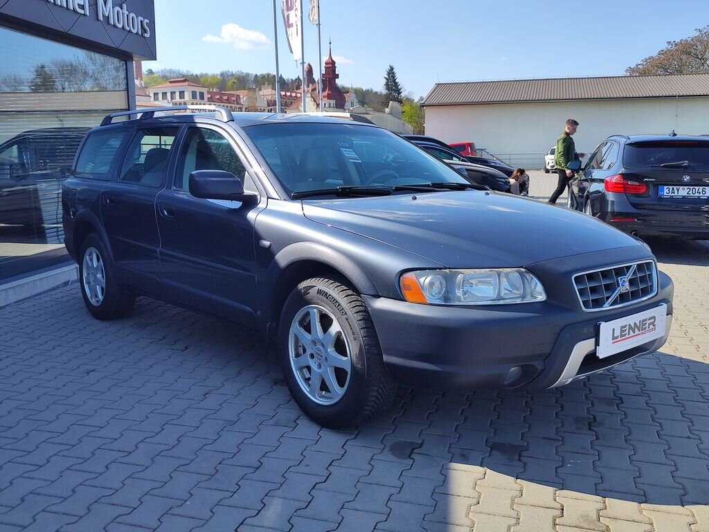 Volvo XC70 Kombi 2,4 l 120 kw