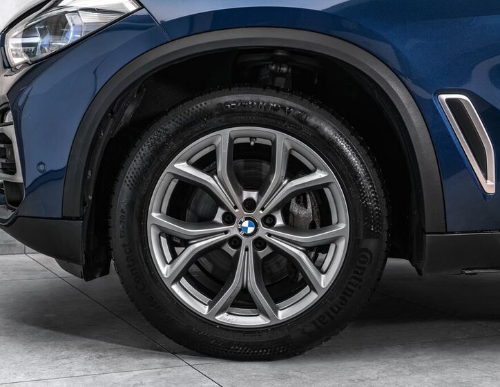 BMW X5 SUV 3,0 l 250 kw