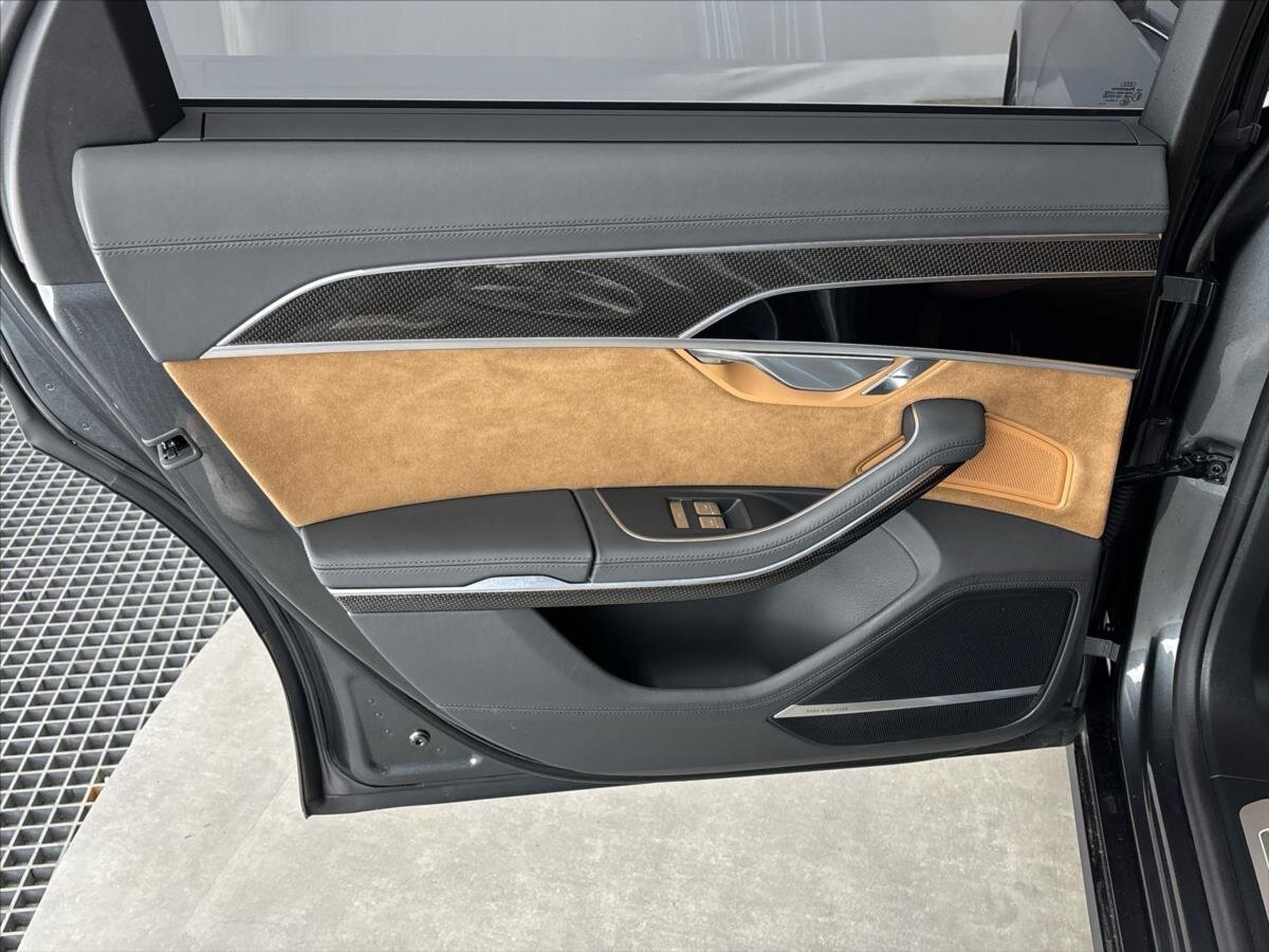 Audi S8 Sedan / Limuzína 4,0 l 420 kw