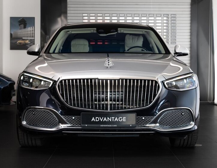 Mercedes-Benz Ostatní Sedan / Limuzína 6,0 l 450 kw