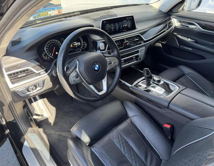 BMW Řada 7 5