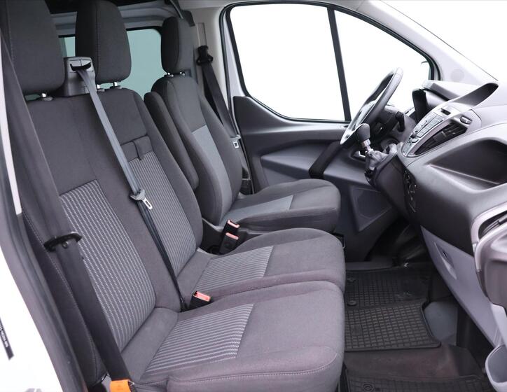 Ford Transit Custom 11
