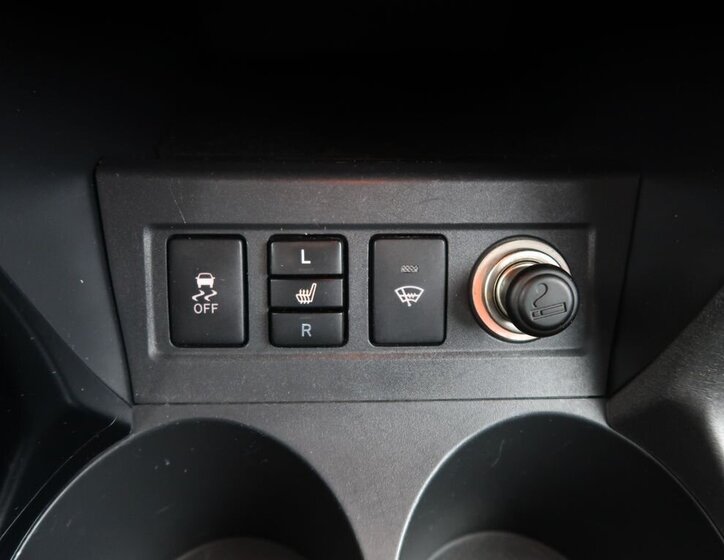 Toyota RAV4 SUV / Terénní 2,0 l 116 kw