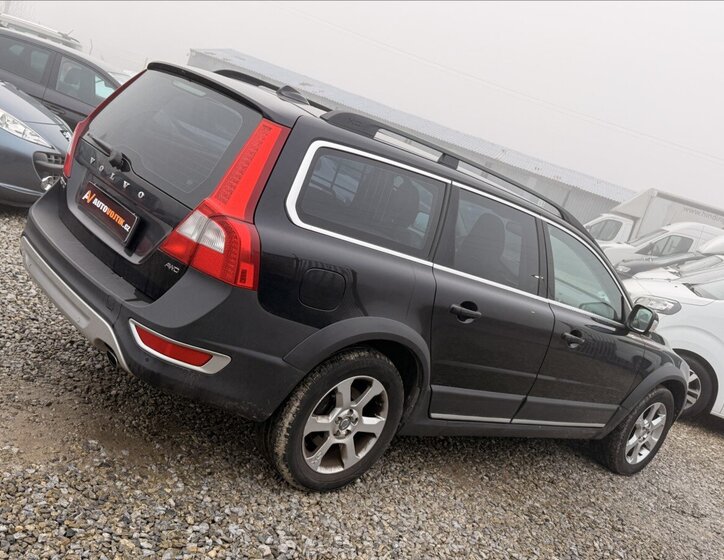 Volvo XC70 Kombi 2,4 l 151 kw