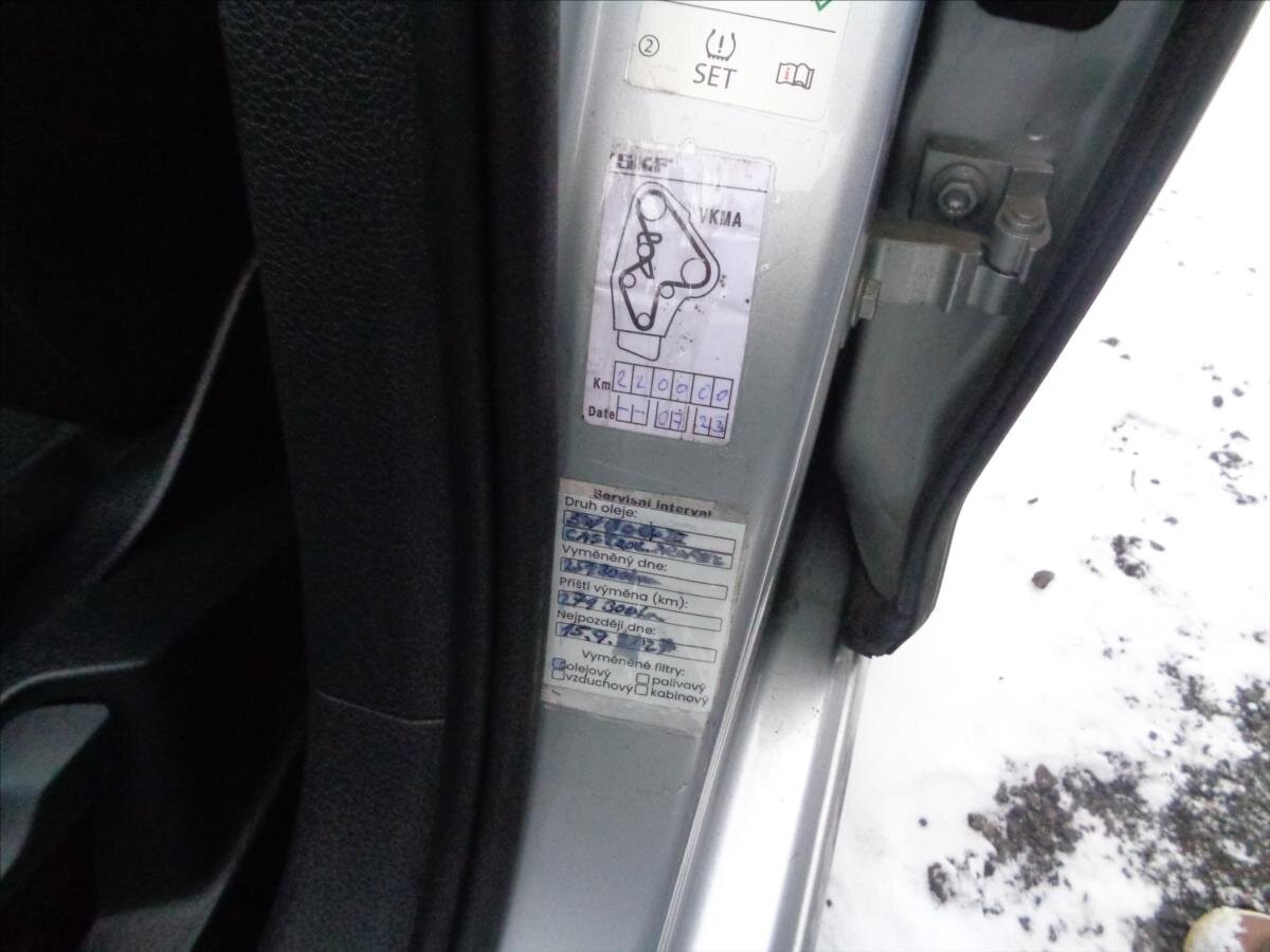 Volkswagen Golf Kombi 1,6 l 77 kw