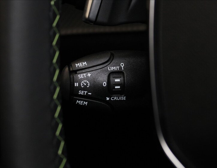 Peugeot 2008 SUV / Terénní 1,2 l 107 kw