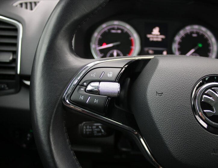 Škoda Karoq SUV 1,5 l 110 kw