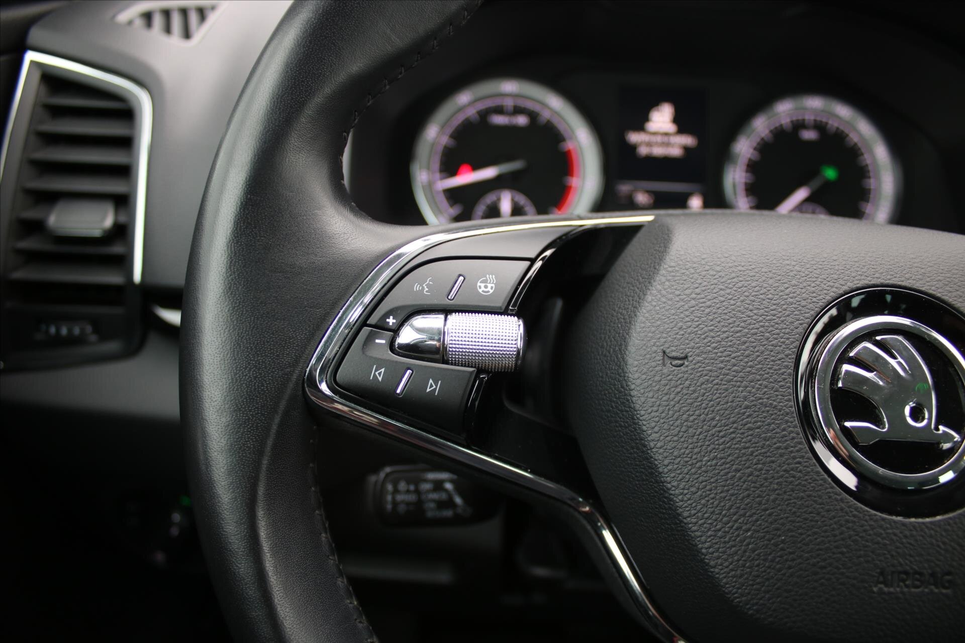 Škoda Karoq SUV 1,5 l 110 kw