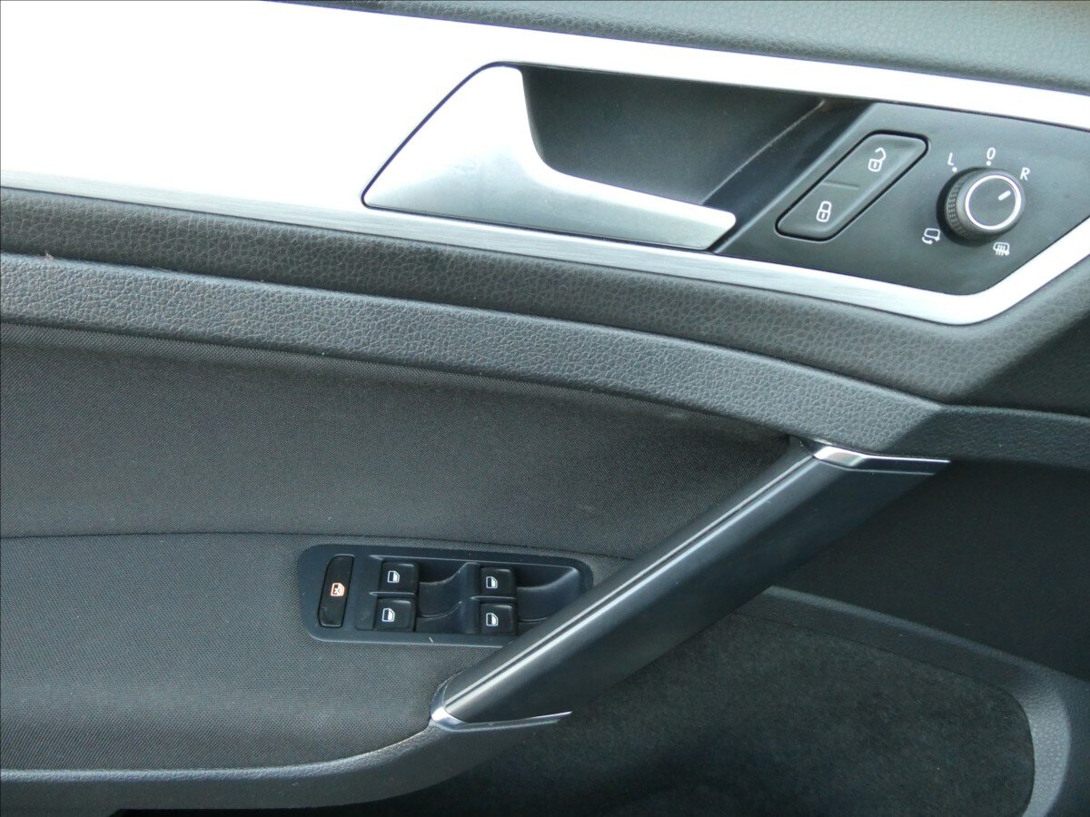 Volkswagen Golf Kombi 1,6 l 81 kw