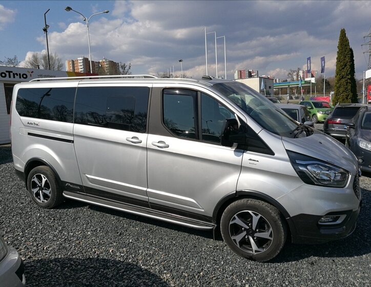 Ford Tourneo Custom MPV 2,0 l 110 kw