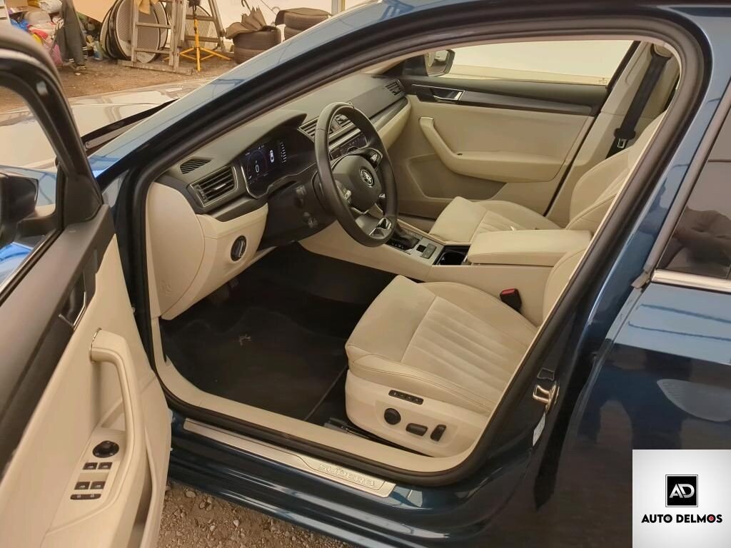 Škoda Superb Sedan / Limuzína 1,4 l 160 kw
