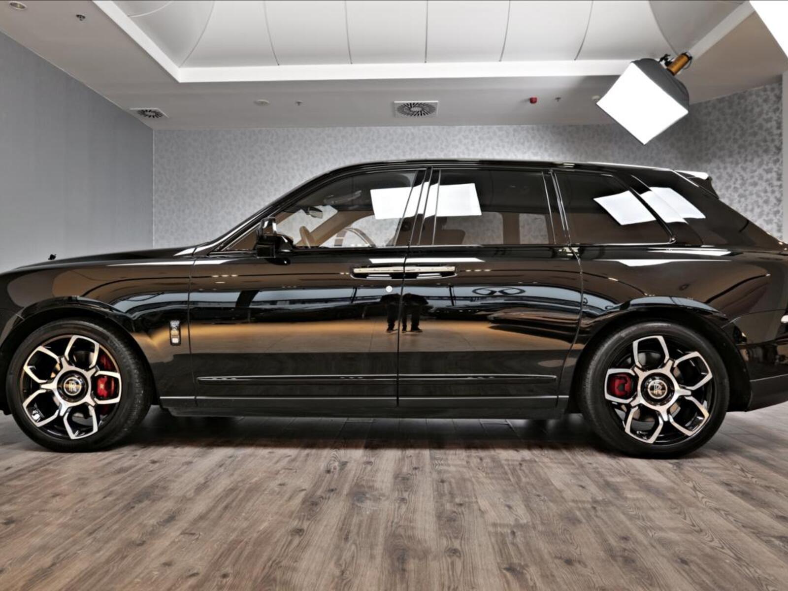 Rolls-Royce Cullinan 9