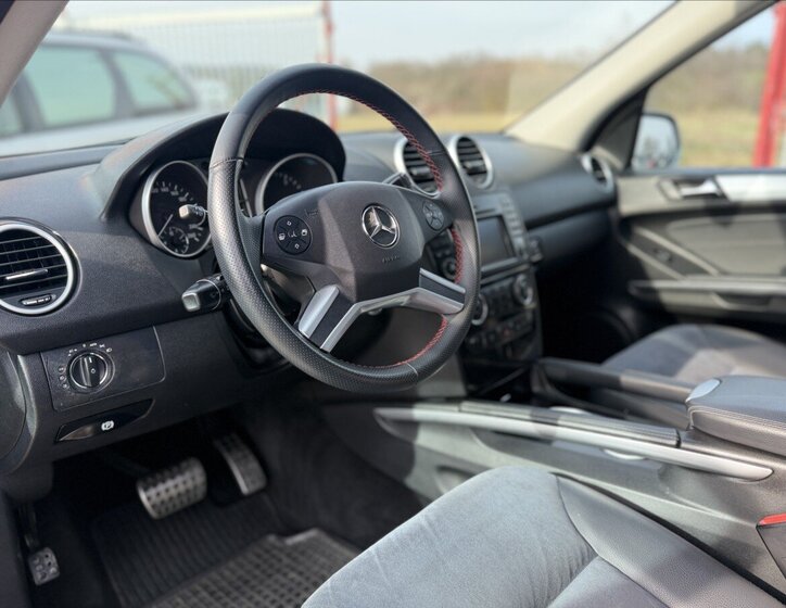 Mercedes-Benz Třídy M Kombi 3,0 l 165 kw