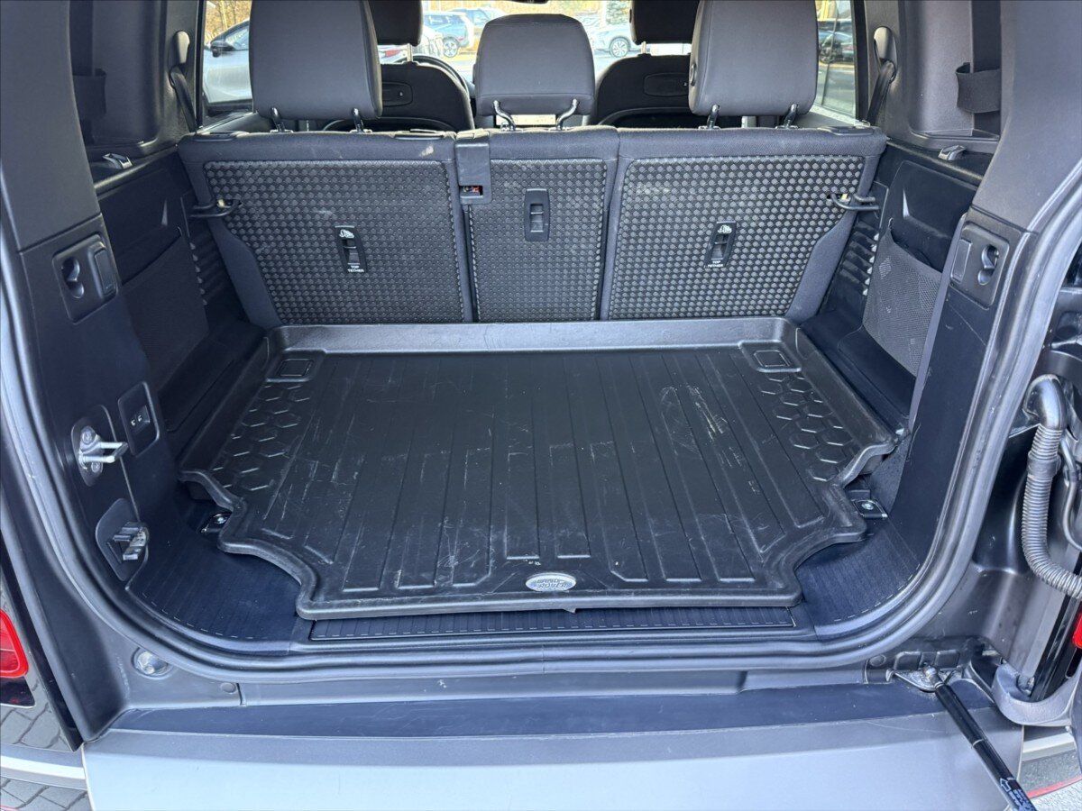 Land Rover Defender SUV / Terénní 3,0 l 183 kw