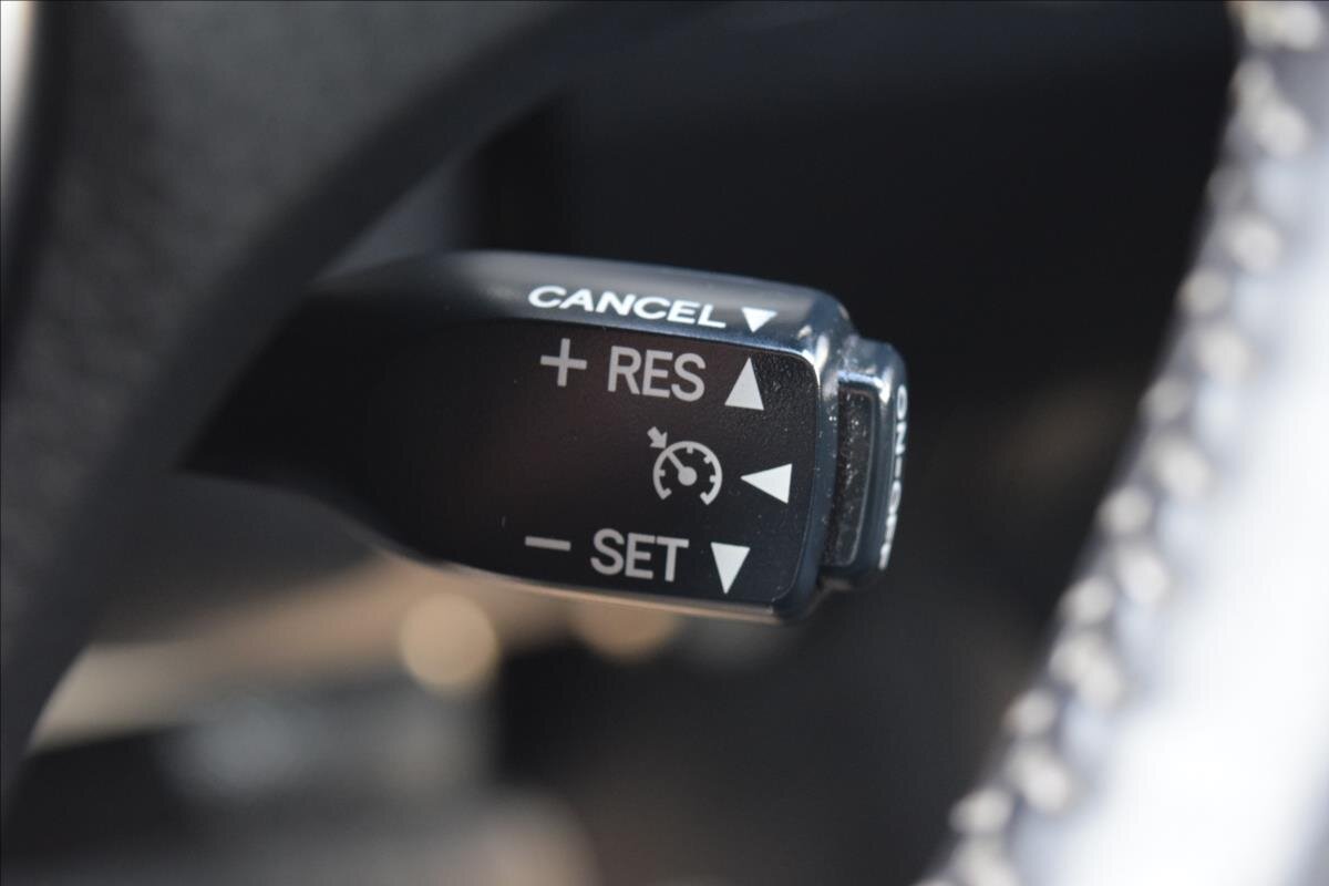 Toyota Auris Kombi 1,2 l 85 kw