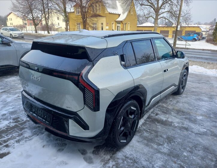 KIA EV3 SUV / Terénní 0,0 150 kw