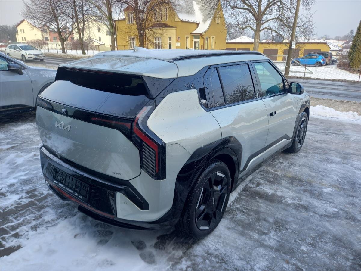 KIA EV3 SUV / Terénní 0,0 150 kw