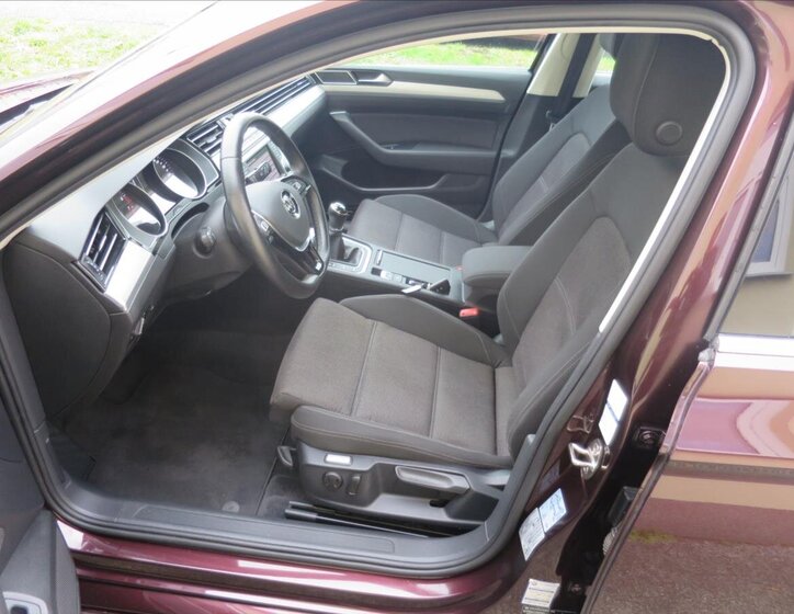 Volkswagen Passat Kombi 1,4 l 92 kw