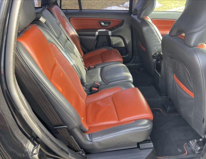 Volvo XC90 11
