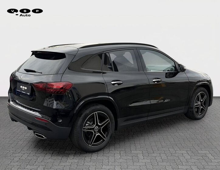 Mercedes-Benz GLA 5