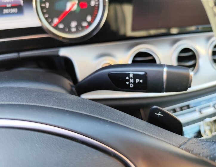 Mercedes-Benz Třídy E 24