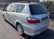 Toyota Avensis Verso 8