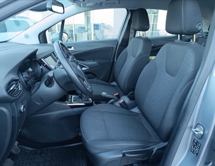 Opel Crossland X SUV / Terénní 1,2 l 81 kw
