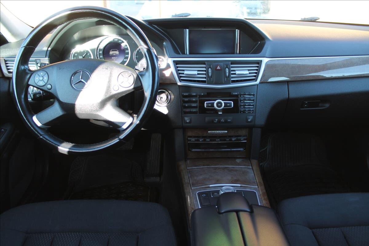 Mercedes-Benz Třídy E Kombi 2,1 l 125 kw